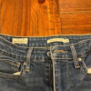 Levi’s denim high rise. Size 27